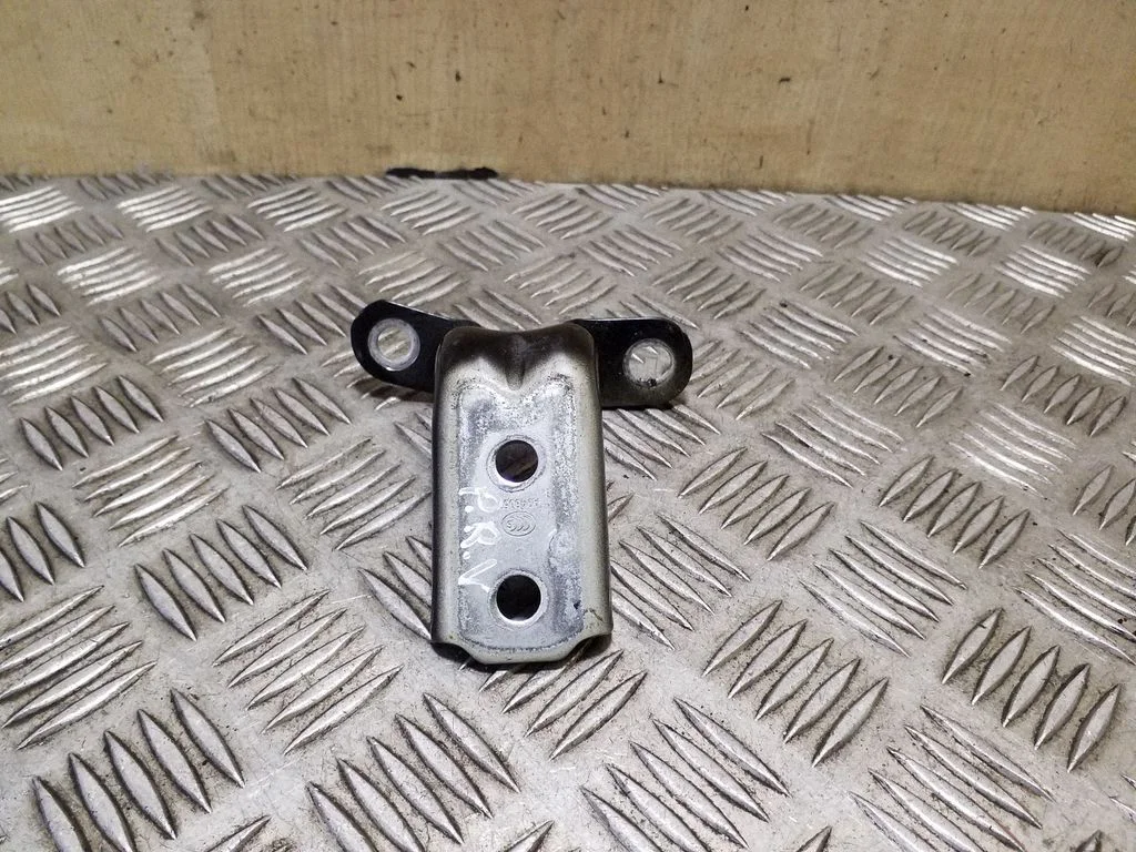 Front door upper hinge – right