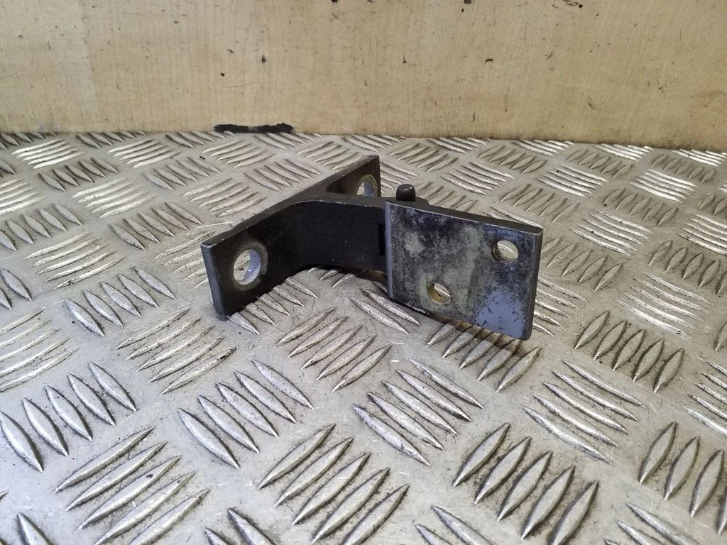 Front door upper hinge 4A0831401A