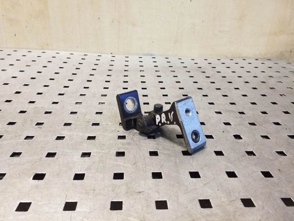 Front door upper hinge 8K0831402E