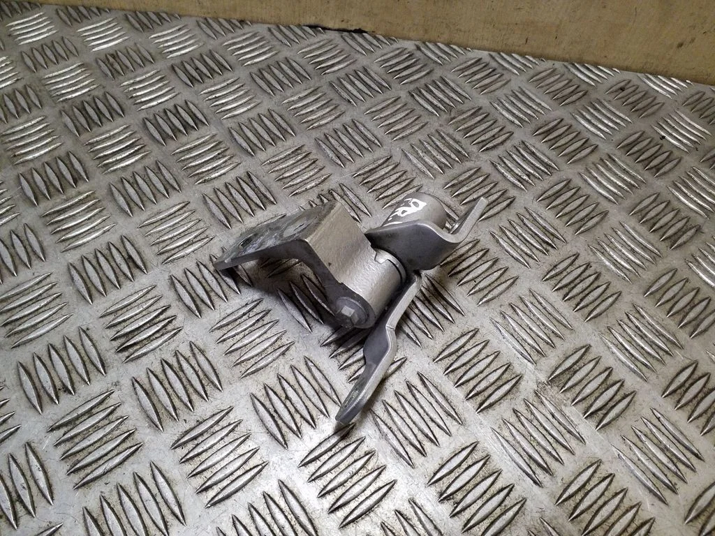 Front door upper hinge 6M21U22804AF
