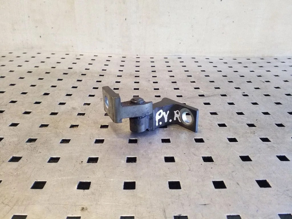 Front door upper hinge 8K0831402A