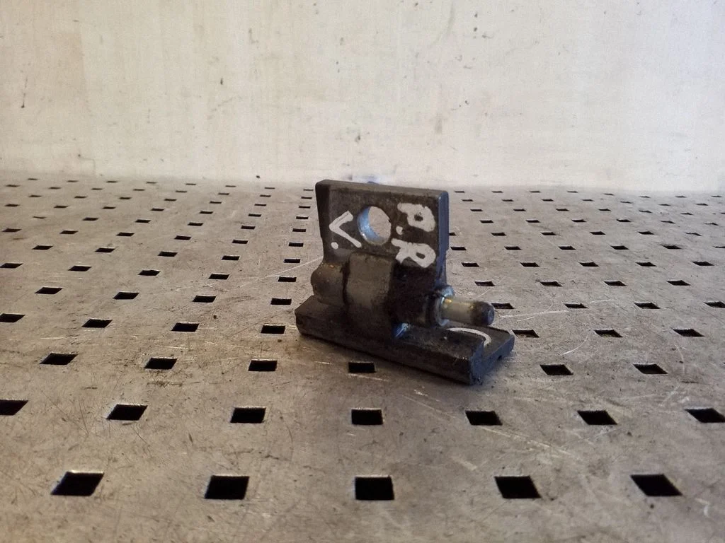 Front door upper hinge – right