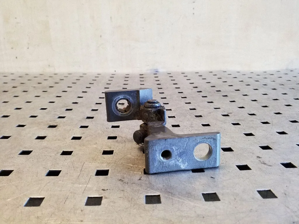 Front door upper hinge 4G0831401A