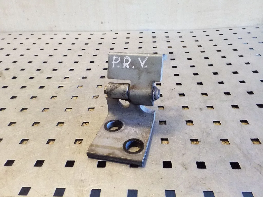 Front door upper hinge 415182651529