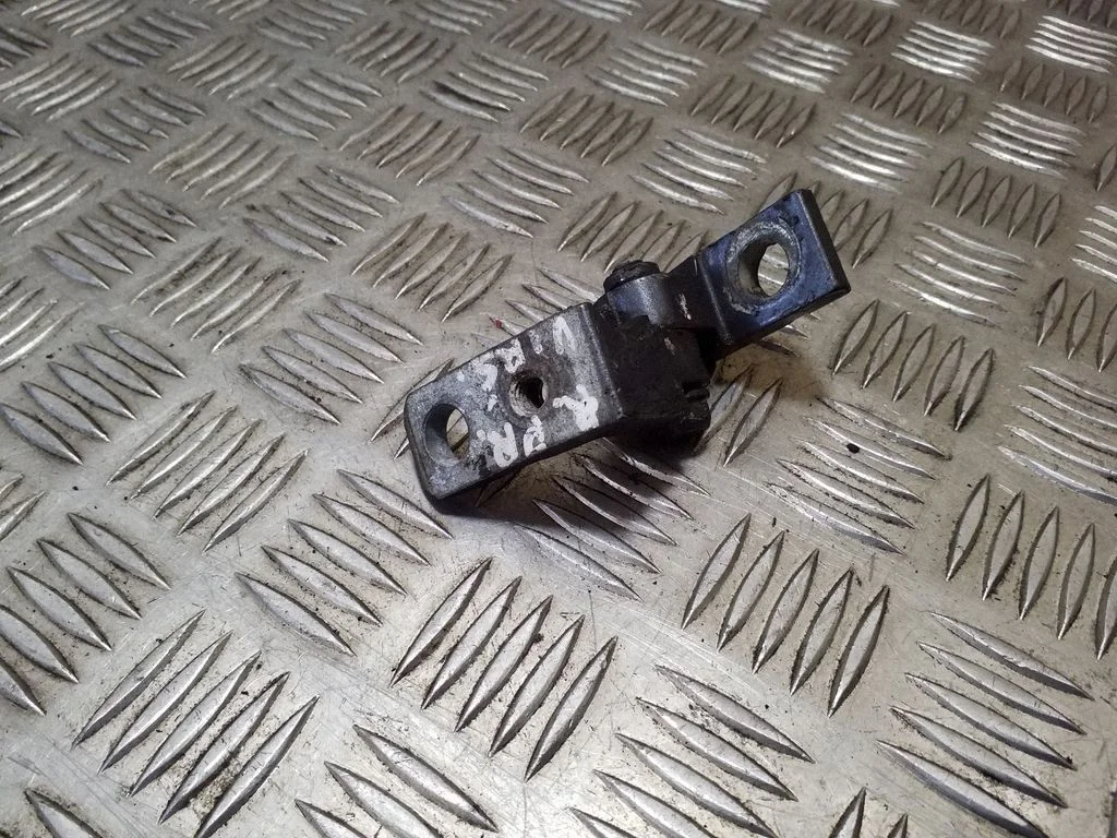 Front door upper hinge 600831402B