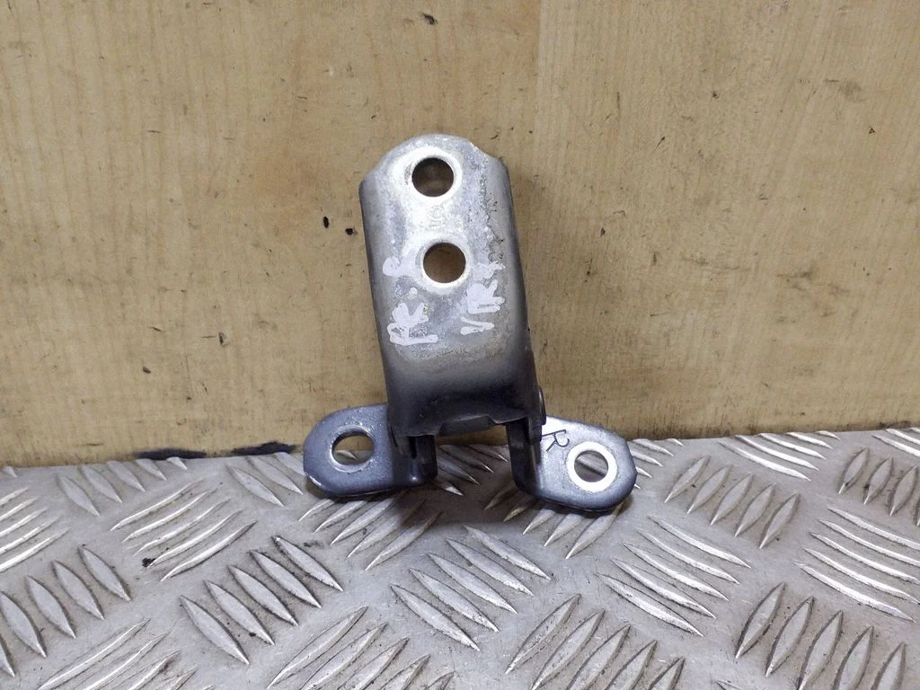 Front door upper hinge – right