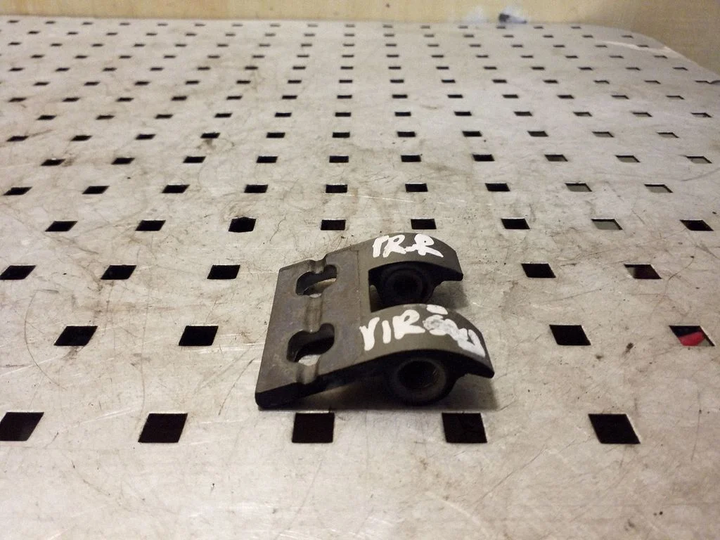 Front door upper hinge – right