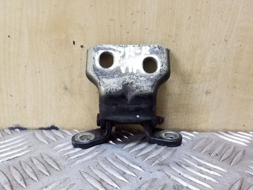 Front door upper hinge – right