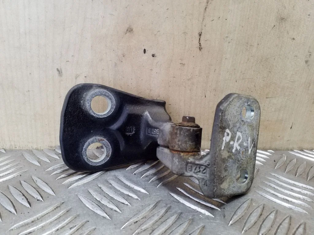 Front door upper hinge – Land Rover Range Rover Sport L320 (2005-2013)