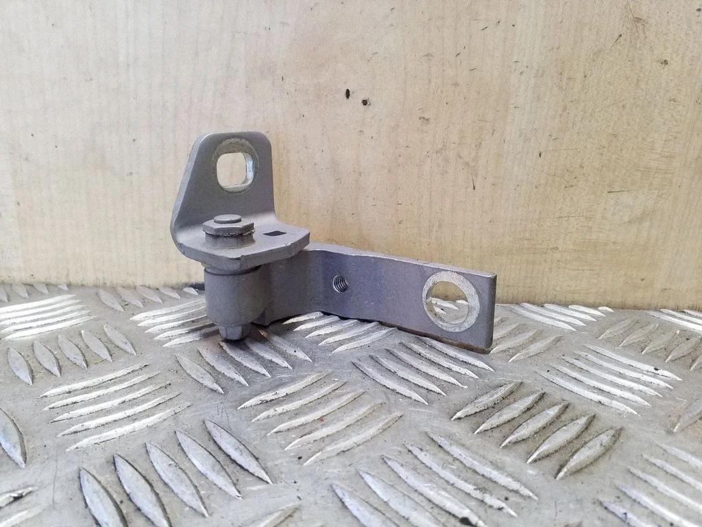Front door upper hinge AM51U22800AD