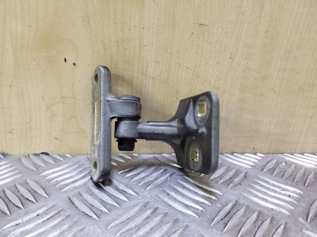 Front door upper hinge – right
