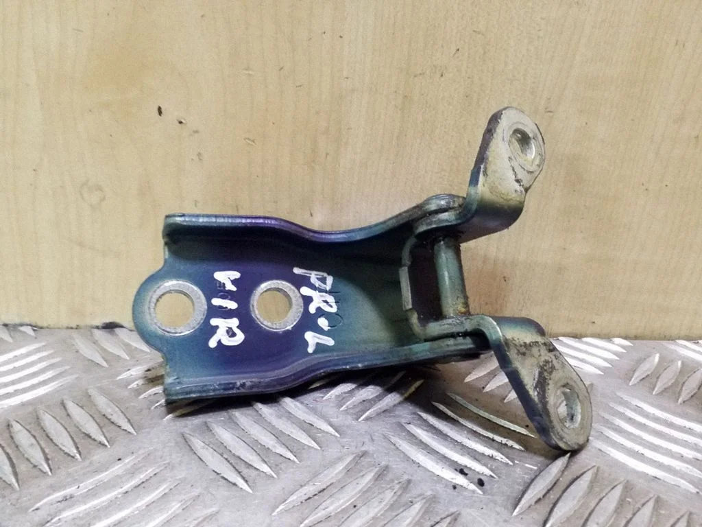 Front door upper hinge – left