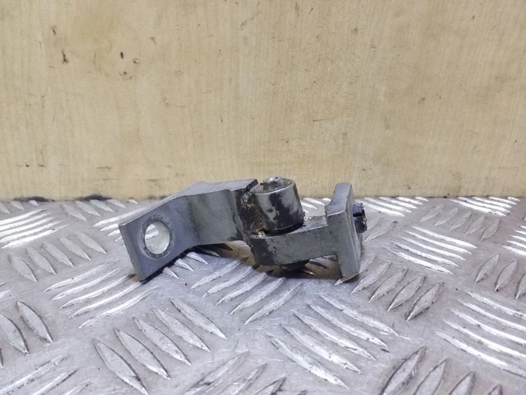 Front door upper hinge 8K0831402F