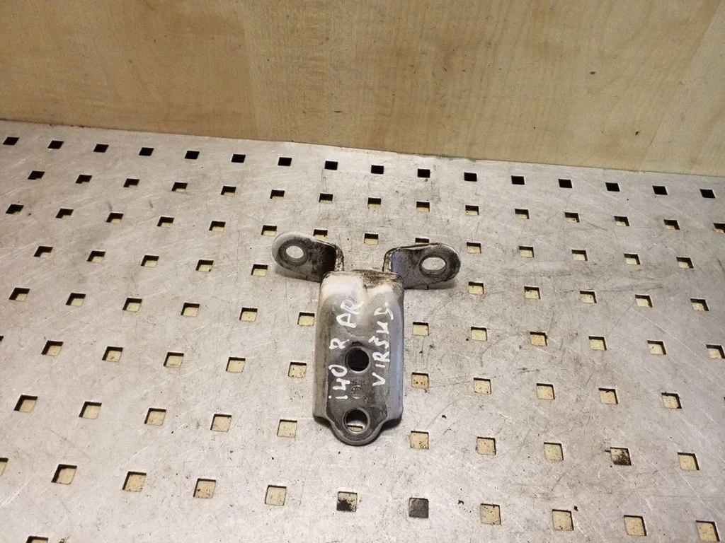 Front door upper hinge – right