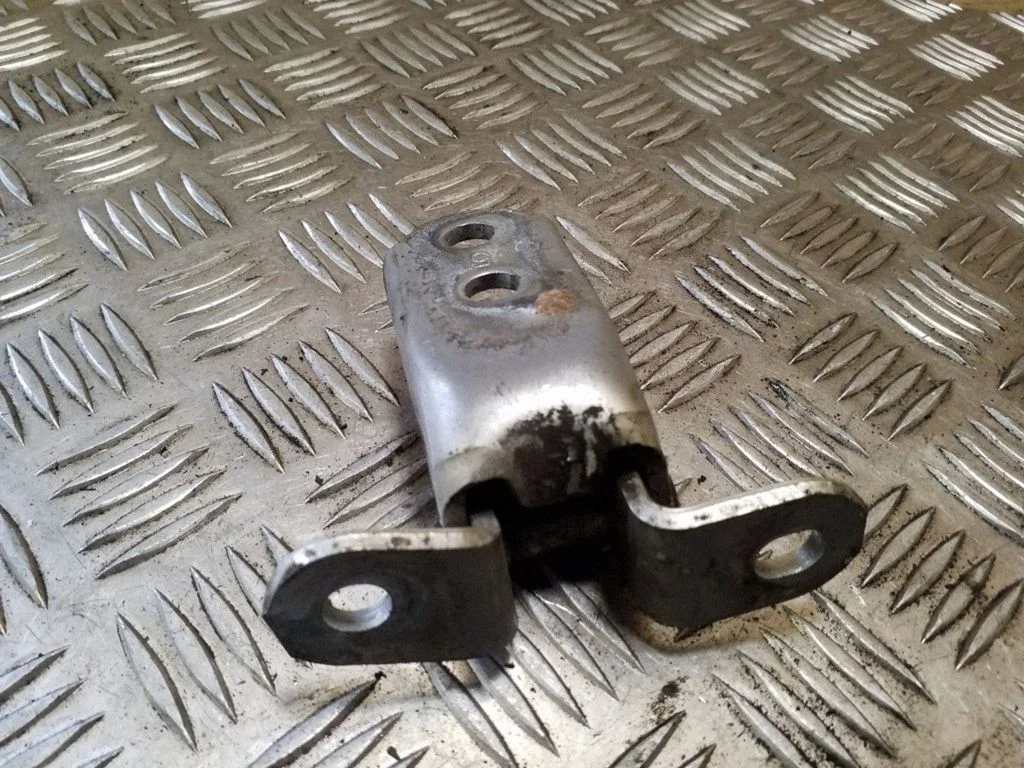 Esiukse ülemine hing – vasak
