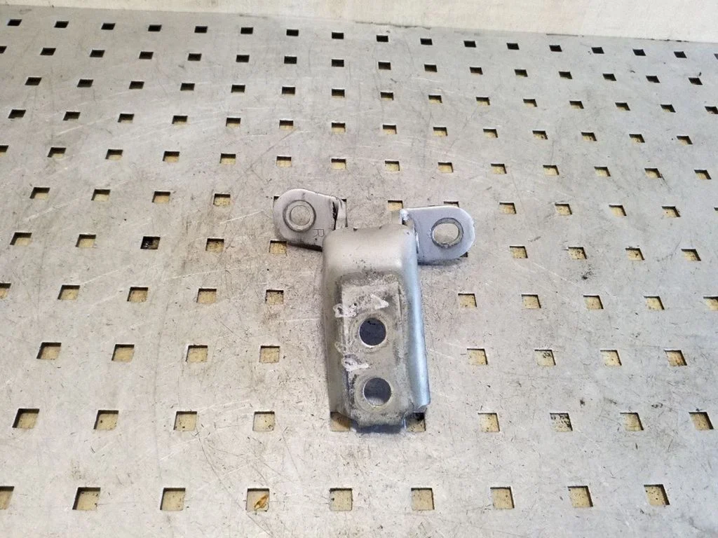 Front door upper hinge – right