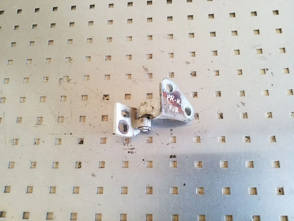 Front door upper hinge – right
