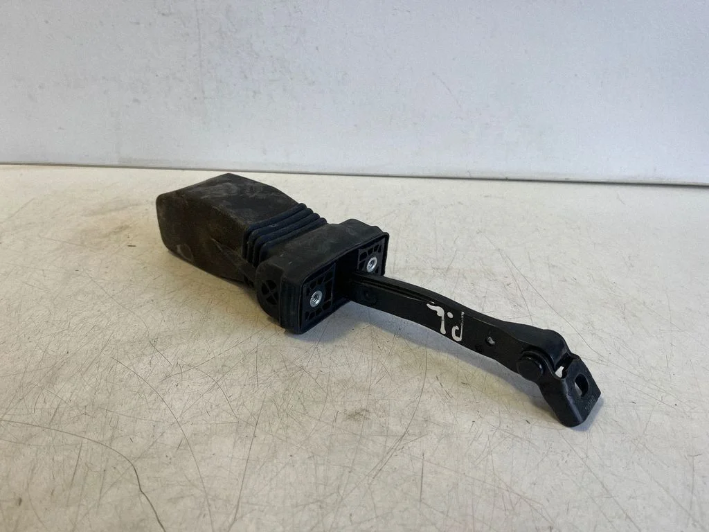 Front door check strap stopper – Audi A5 (2016-2024)