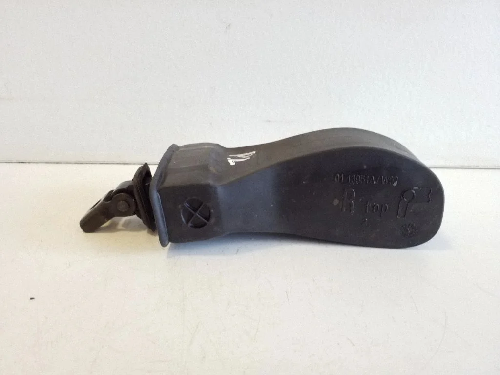 Front door check strap stopper – Volkswagen e-Golf (2014-)