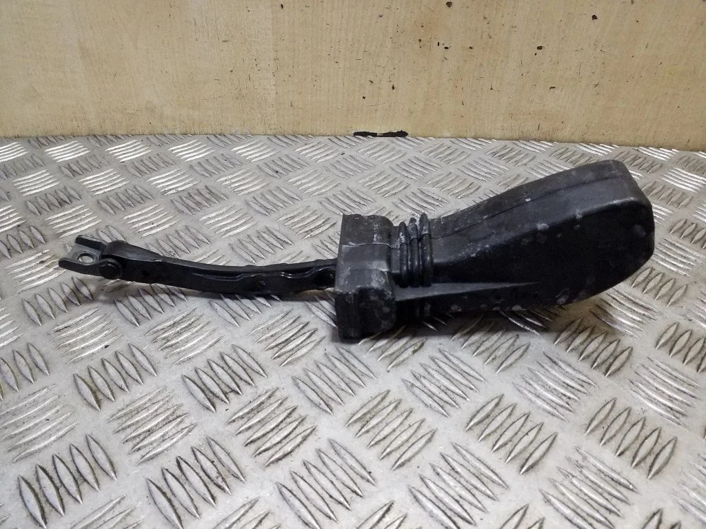 Front door check strap stopper 7P0837249