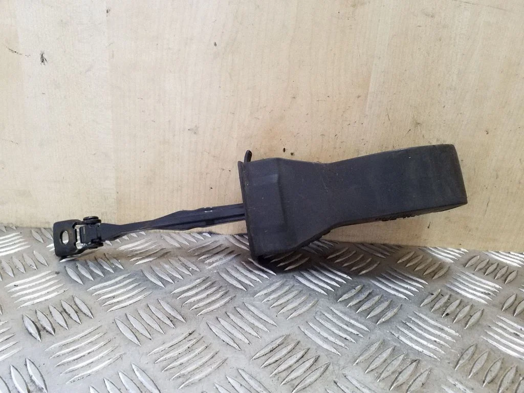 Front door check strap stopper – Volkswagen Passat CC (2008-2016)