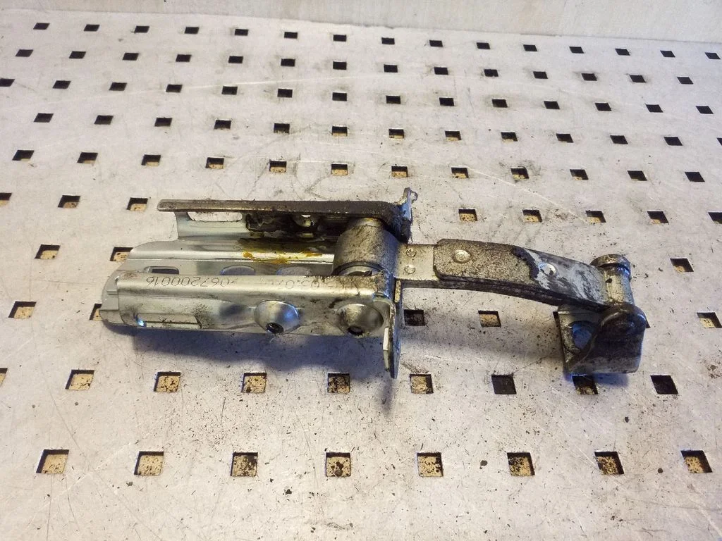 Front door check strap stopper A9067200016
