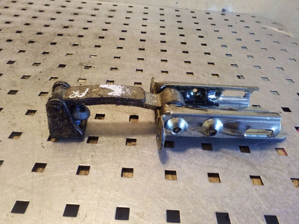 Front door check strap stopper A9067200016