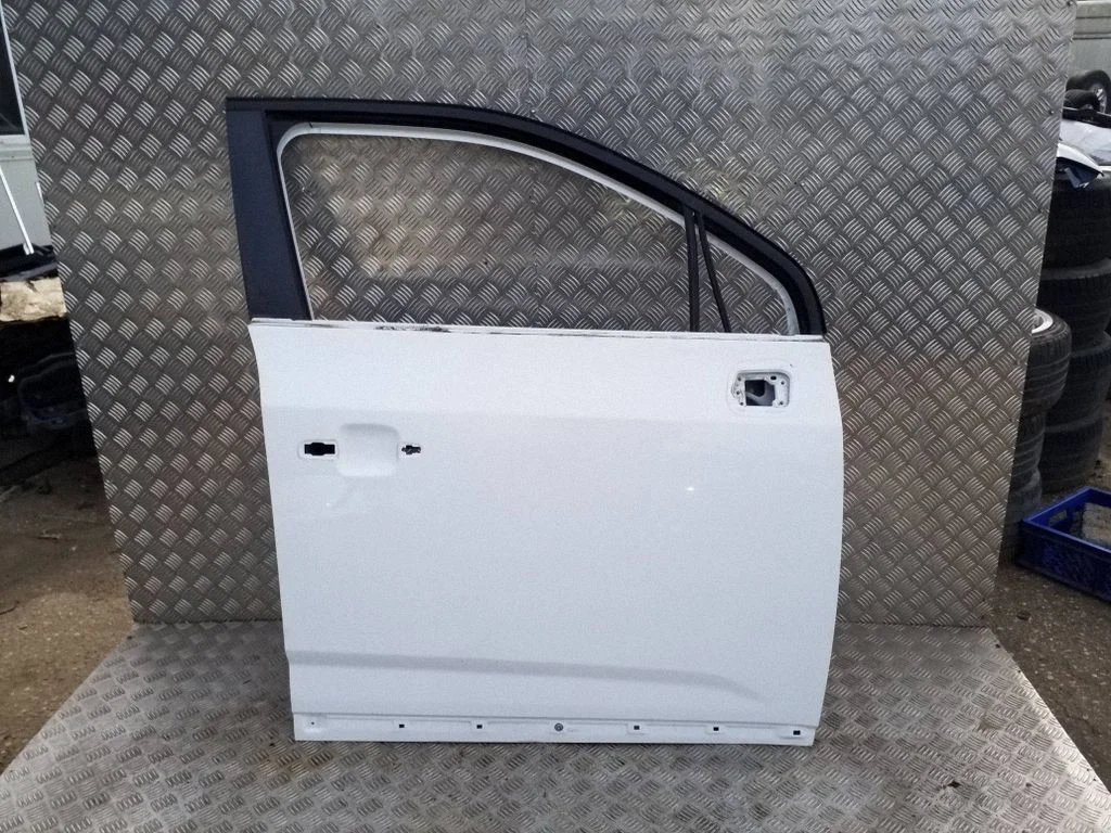 Front door – Chevrolet Orlando (2011-)