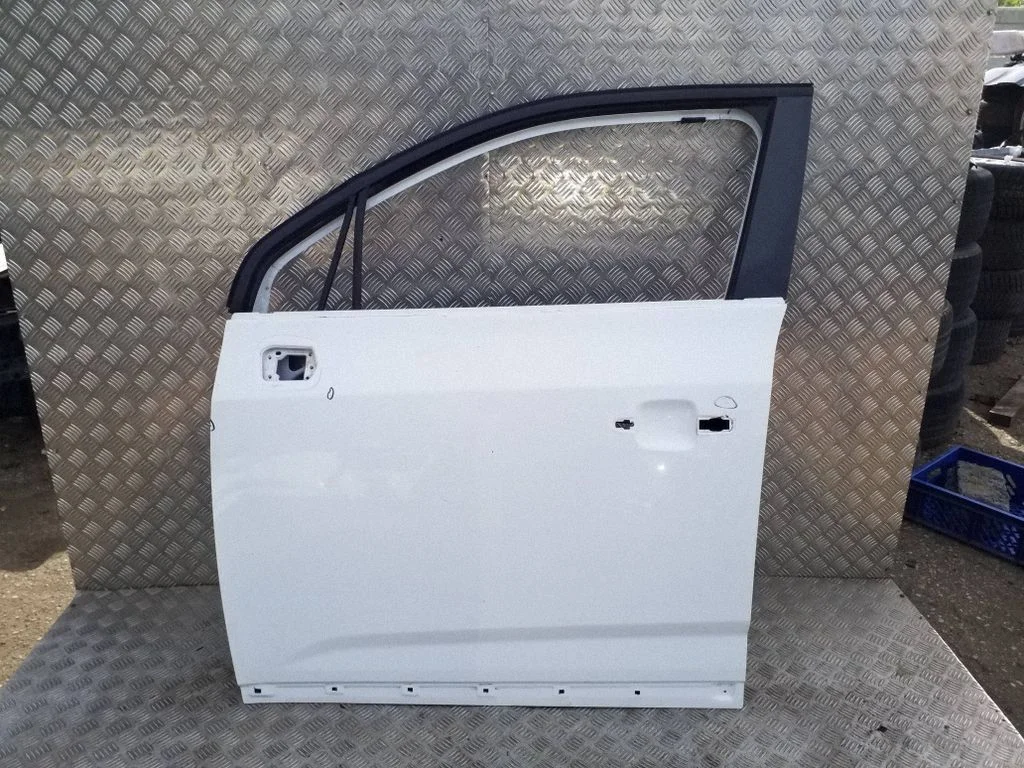 Front door – Chevrolet Orlando (2011-)