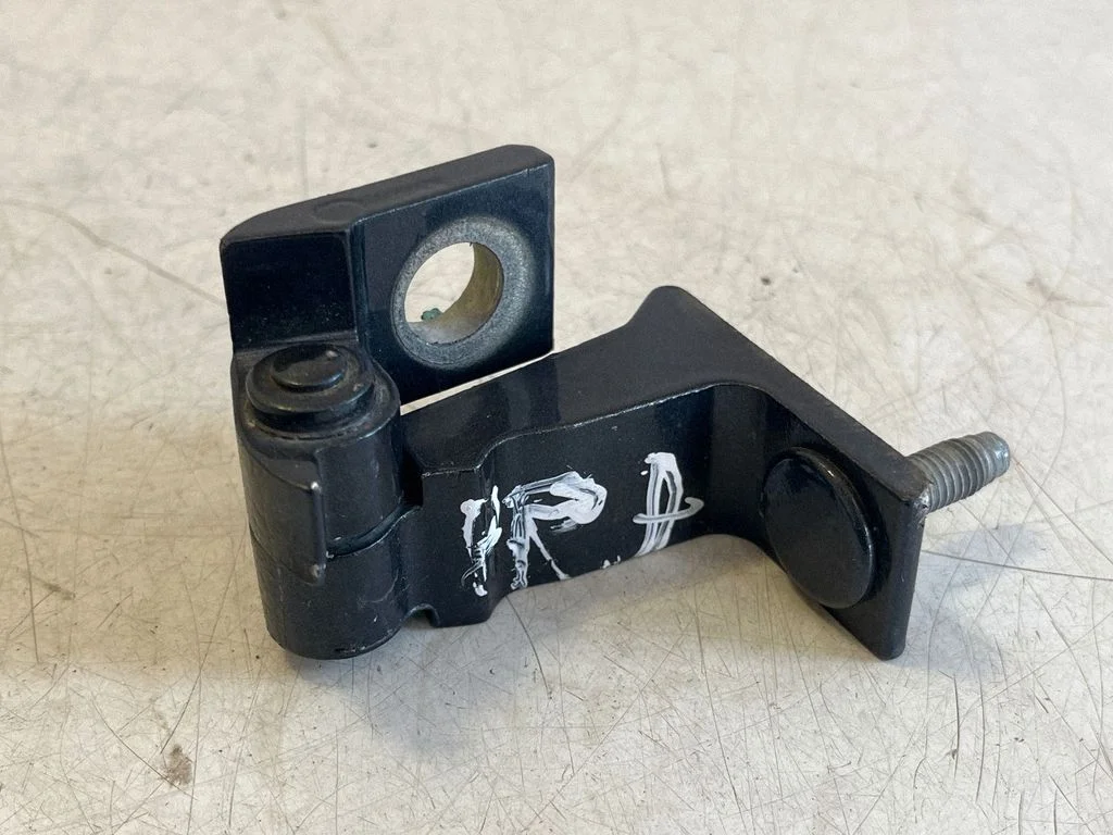 Esiukse alumine hing 80A831404A – Cupra Formentor (2020-)