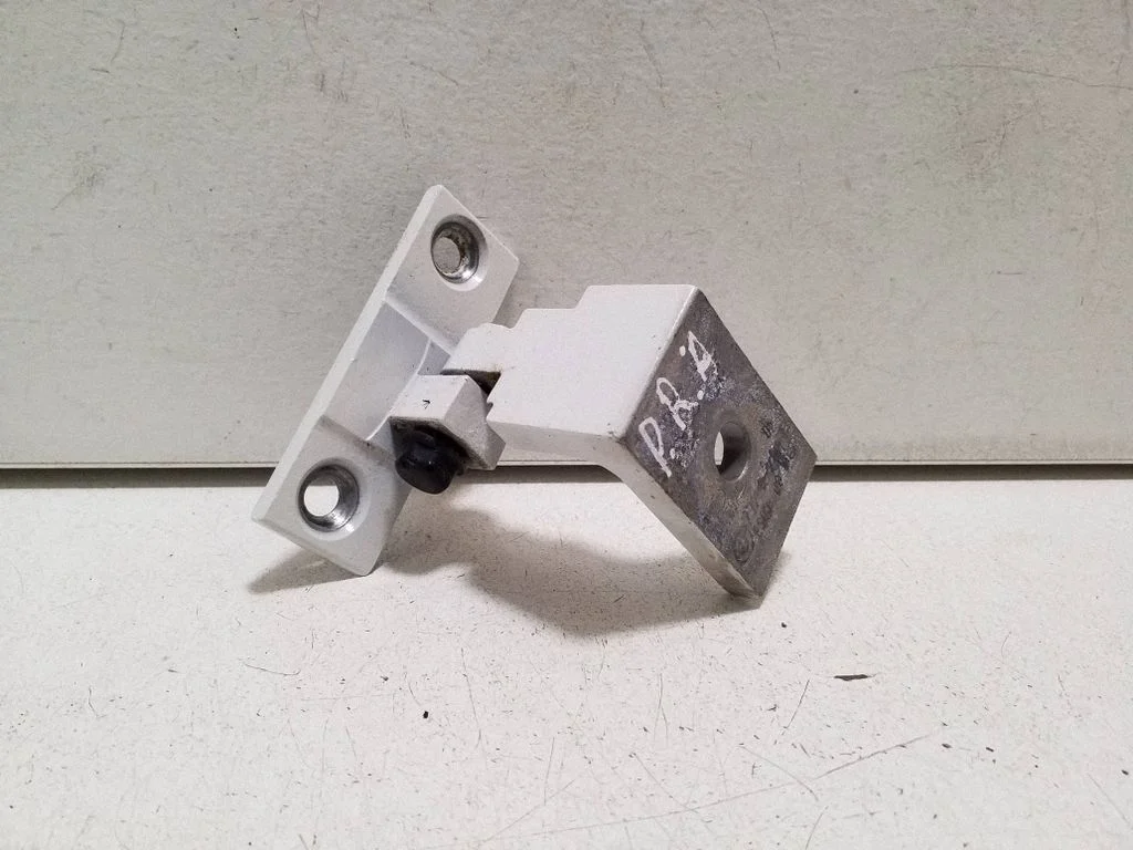 Front door lower hinge – BMW X6M F86 (2015-2018)