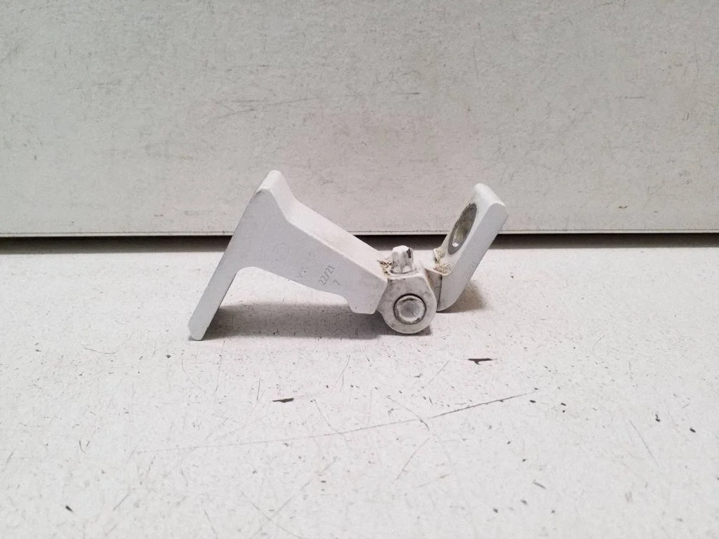 Front door lower hinge 8V5833404C – Audi SQ2 GA (2017-)