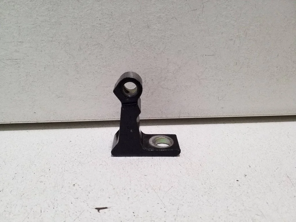 Front door lower hinge 8X0831404E