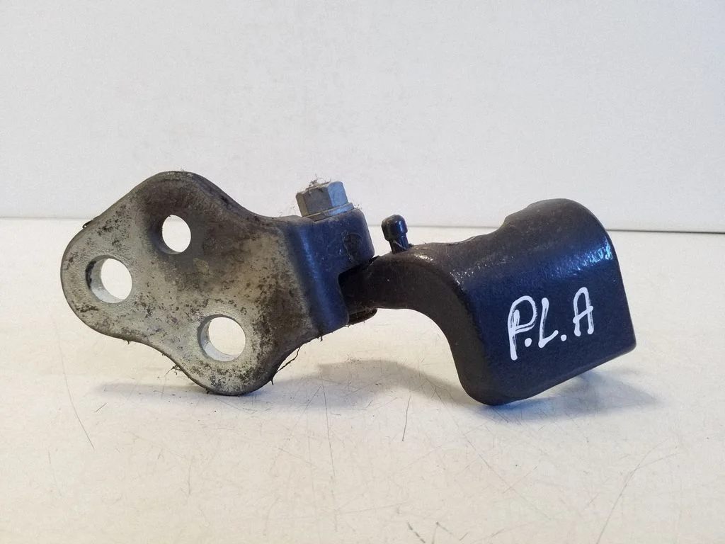 Front door lower hinge – left