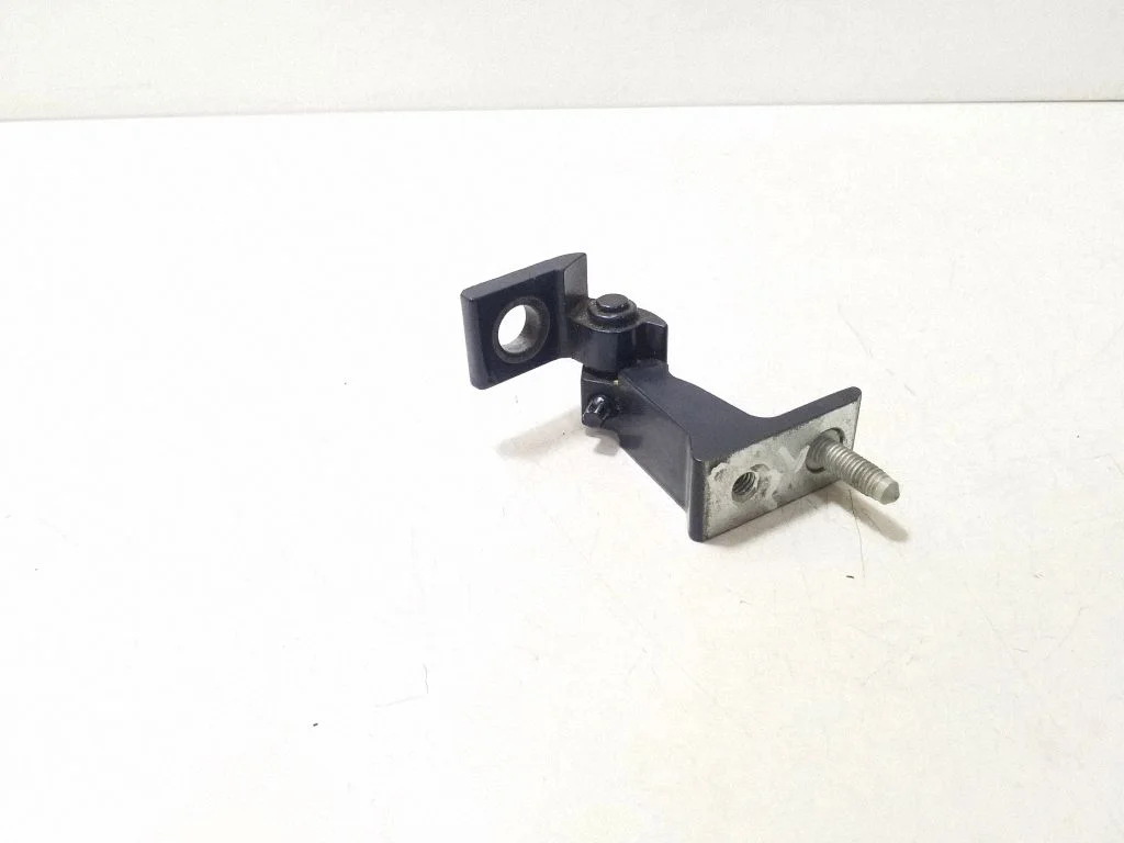 Front door lower hinge 80A831403B – Audi Q4 e-tron (2021-)