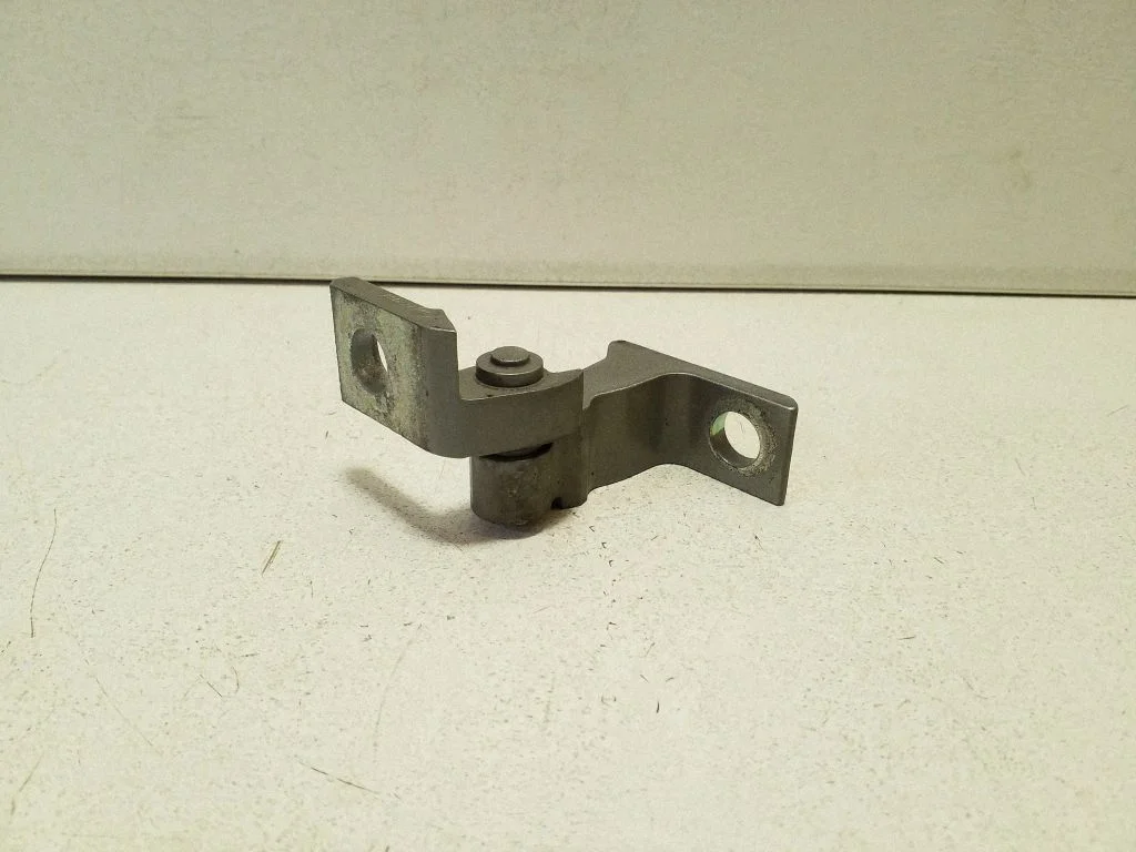 Front door lower hinge 8X0831404E