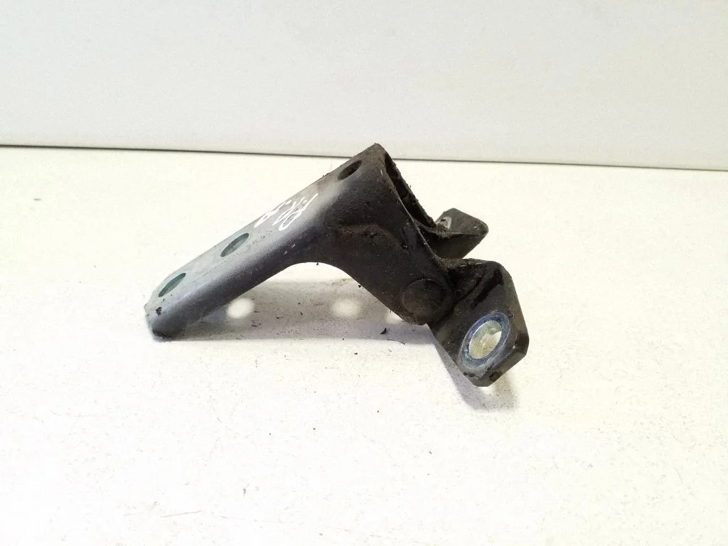 Front door lower hinge – right