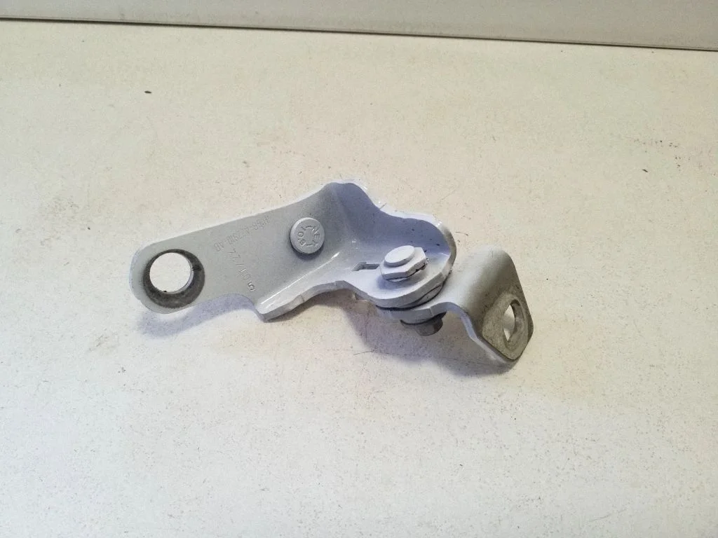 Front door lower hinge – Ford Kuga III (2020-)