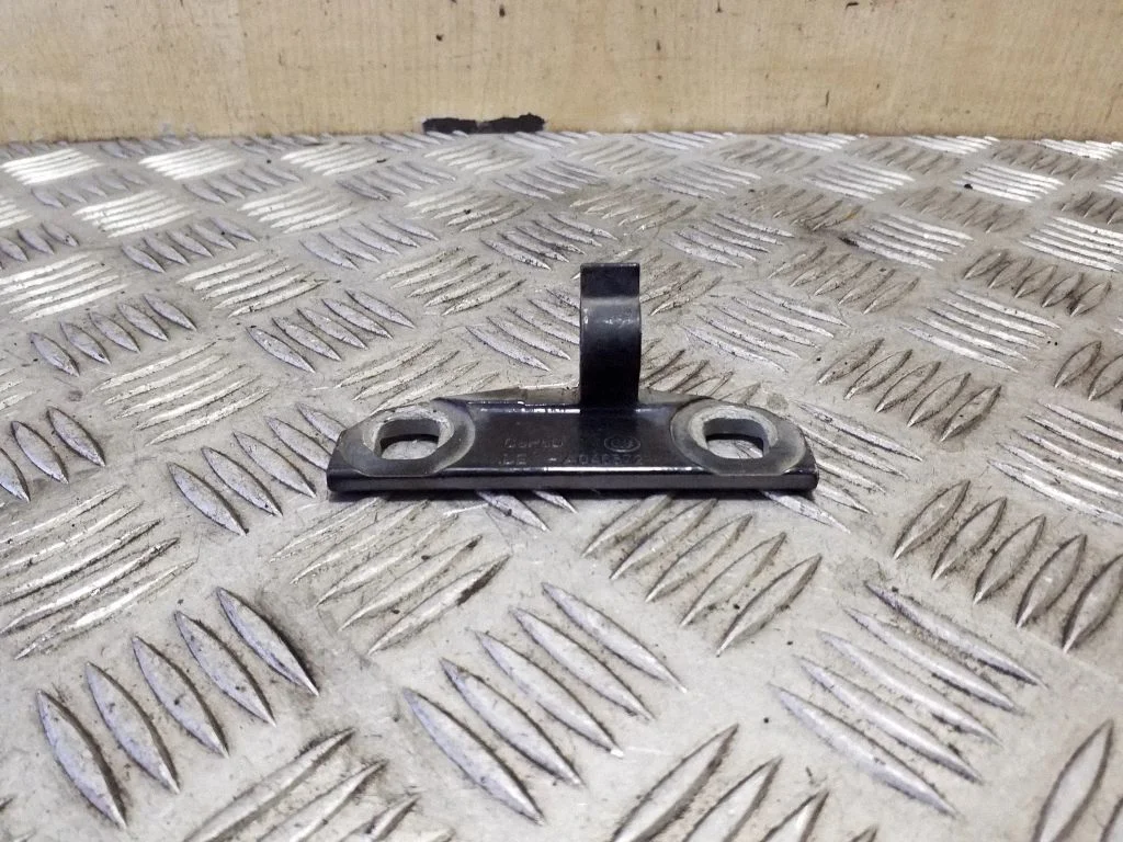 Front door lower hinge – right