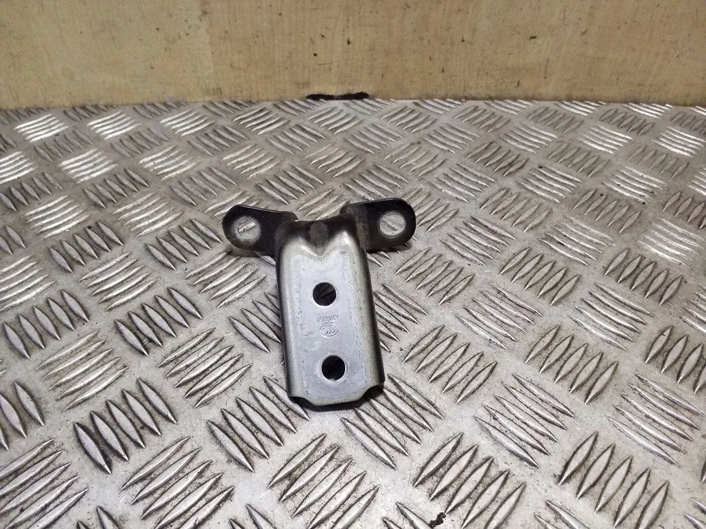 Front door lower hinge – left