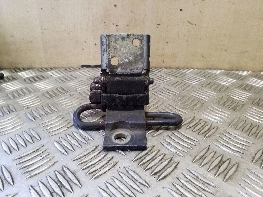 Front door lower hinge 4A0831412D