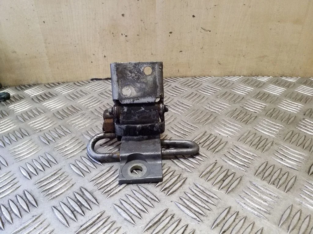 Front door lower hinge 4A0831412D