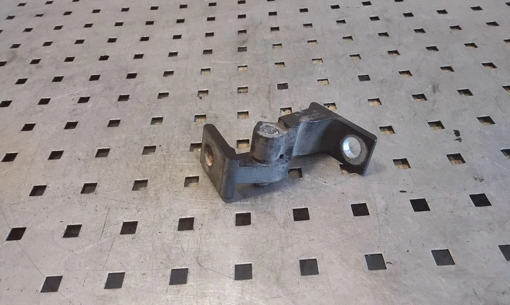 Front door lower hinge 8K0831401B