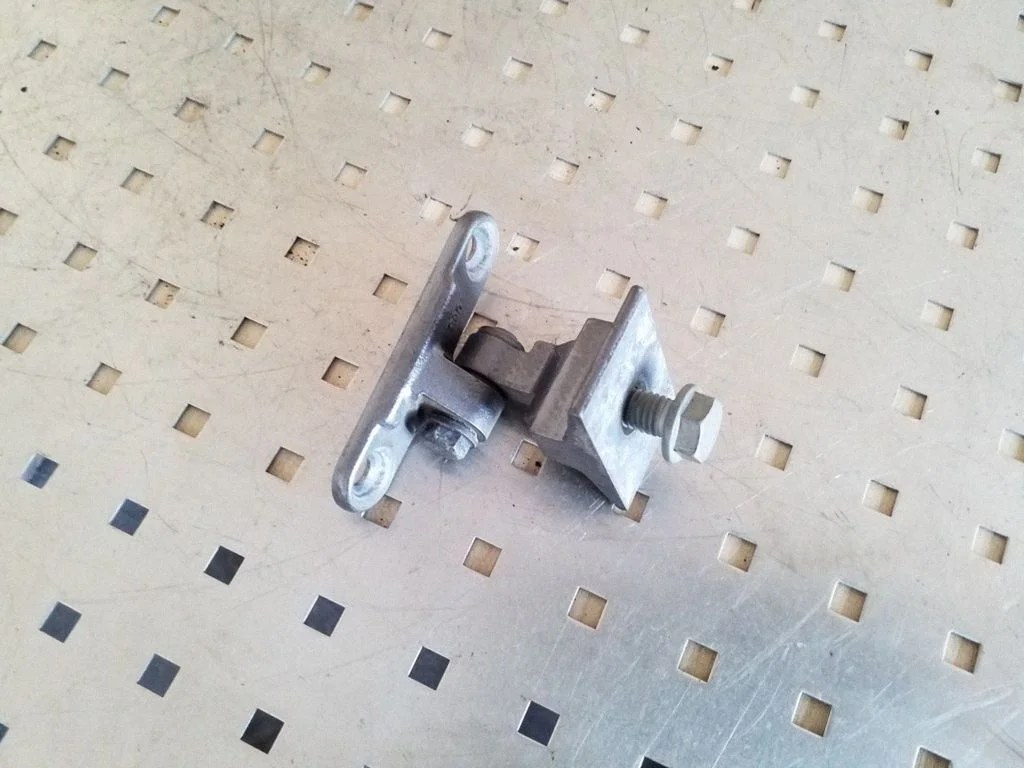 Zawias dolny drzwi przednich – BMW Seria 5 F10 F11 (2009-2016)