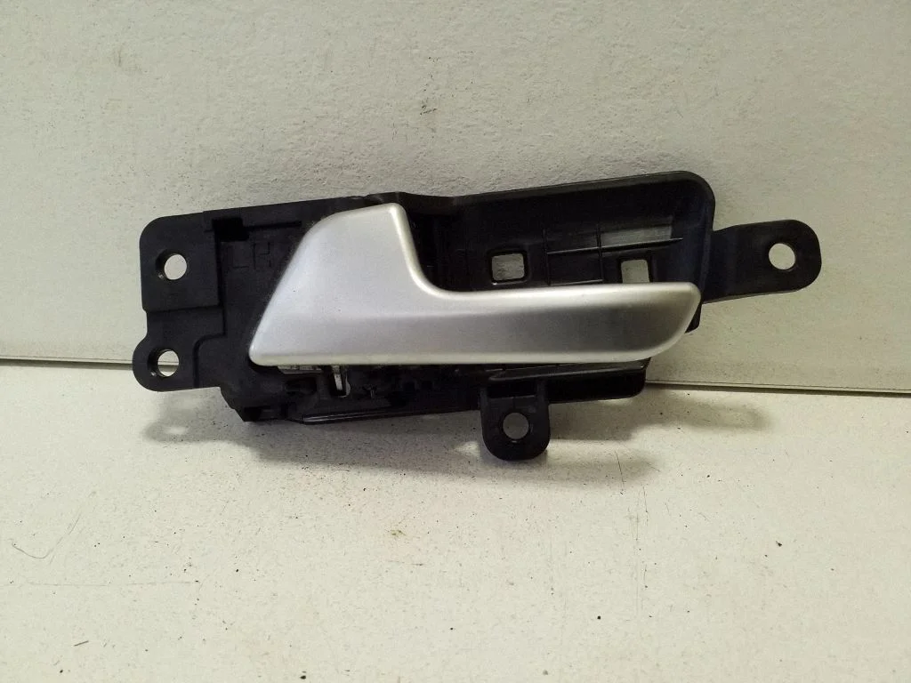 Front door interior handle – KIA Sportage (2016-2021)
