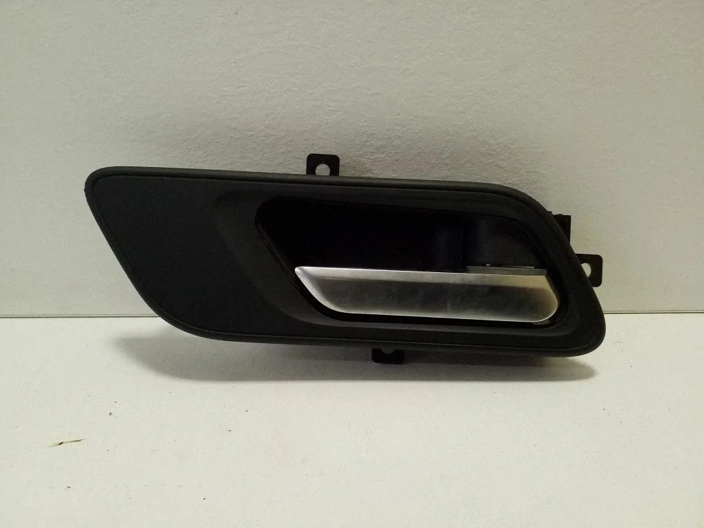 Esiukse sisemine käepide – Nissan Qashqai J12 (2021-)
