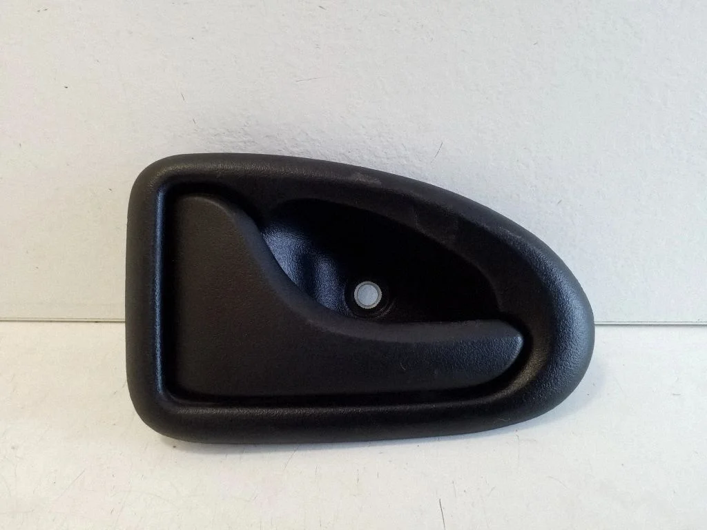 Esiukse sisemine käepide 7700830078 – Iveco Daily 6th gen (2014-)