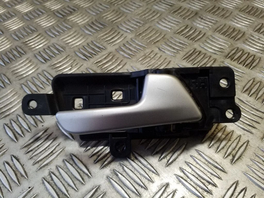 Esiukse sisemine käepide 82623F1000