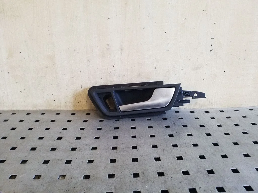 Esiukse sisemine käepide 8R0837020