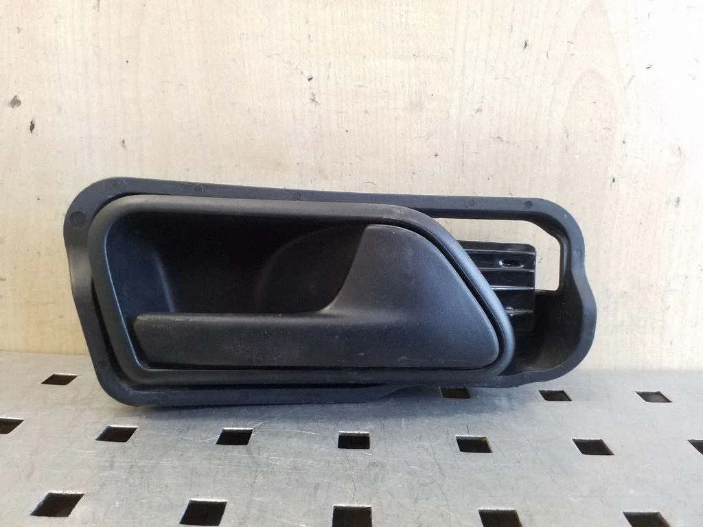 Esiukse sisemine käepide 1T0837198A